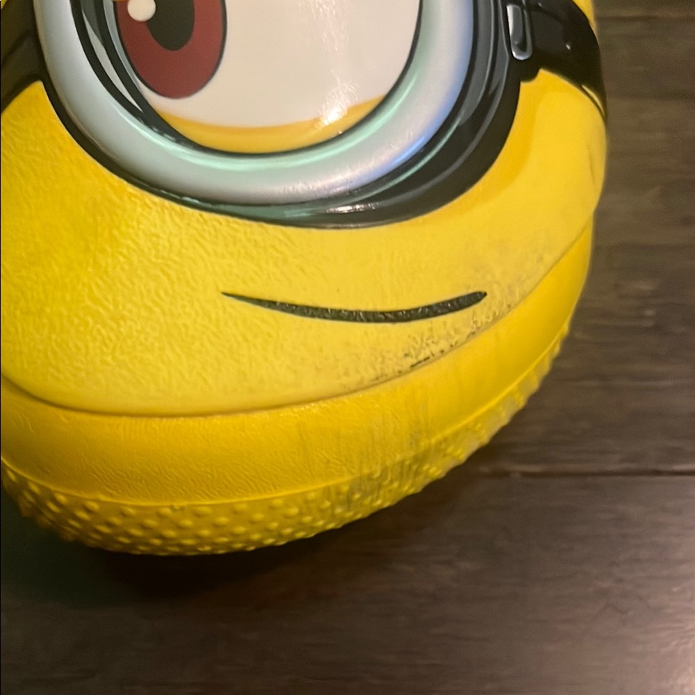 Kids Minion Yellow Crocs 11C - Picture 5 of 12